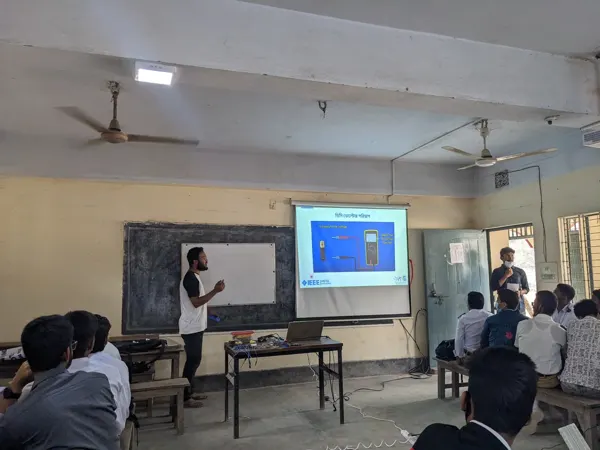 A workshop presentation on robotics and computing.