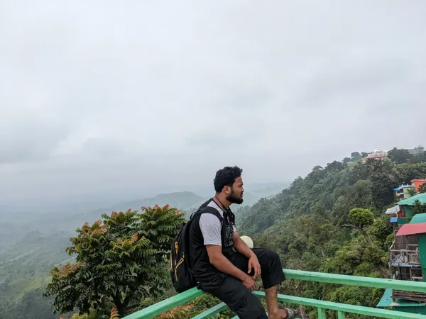 A pause at a hillside viewpoint.