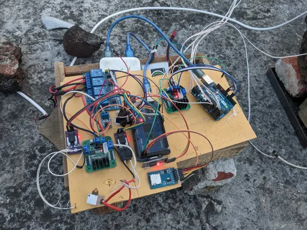 Embedded electronics and wiring used in the rooftop test setup.